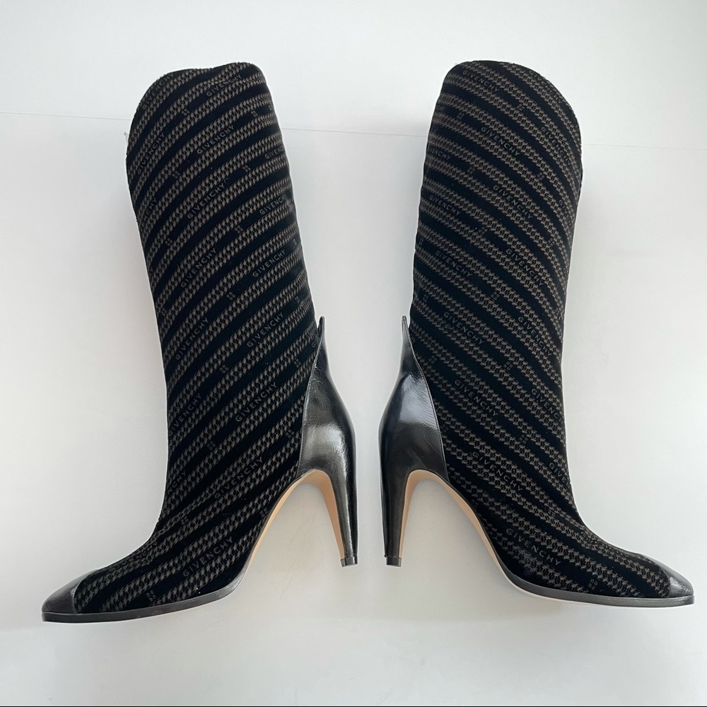 Givenchy Velvet Chain Logo GV3 Boot 95MM SZ 38.5 8.5 black leather pointed toe - Picture 11 of 13
